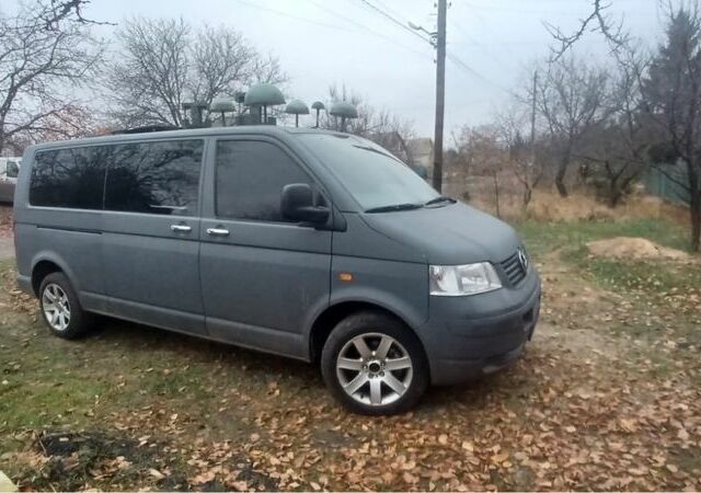 Серый Фольксваген Каравелла, объемом двигателя 2.5 л и пробегом 3 тыс. км за 4500 $, фото 1 на Automoto.ua
