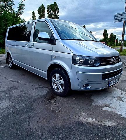 Серый Фольксваген Каравелла, объемом двигателя 2 л и пробегом 290 тыс. км за 18500 $, фото 1 на Automoto.ua