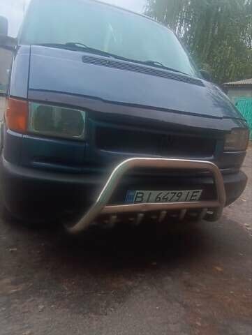 Синий Фольксваген Каравелла, объемом двигателя 2.4 л и пробегом 665 тыс. км за 4500 $, фото 1 на Automoto.ua