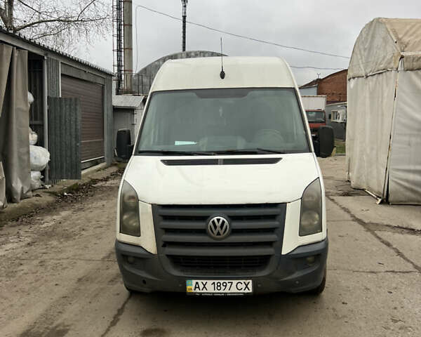 Белый Фольксваген Крафтер, объемом двигателя 2.5 л и пробегом 380 тыс. км за 11500 $, фото 1 на Automoto.ua