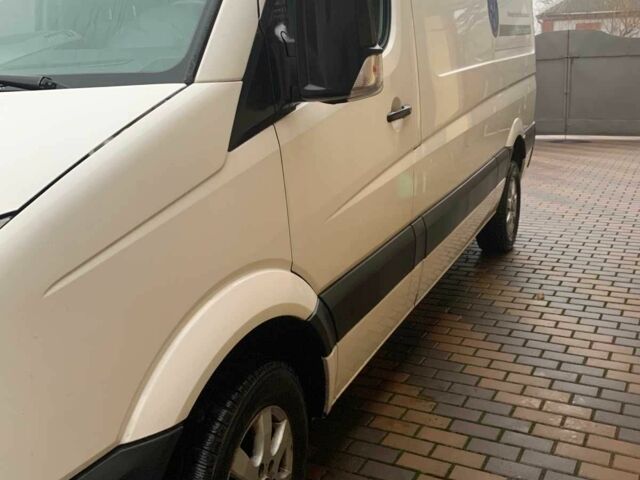 Белый Фольксваген Крафтер, объемом двигателя 1.97 л и пробегом 370 тыс. км за 14000 $, фото 1 на Automoto.ua