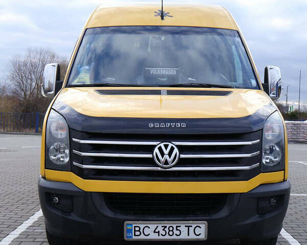 Желтый Фольксваген Крафтер, объемом двигателя 2.69 л и пробегом 340 тыс. км за 19500 $, фото 1 на Automoto.ua