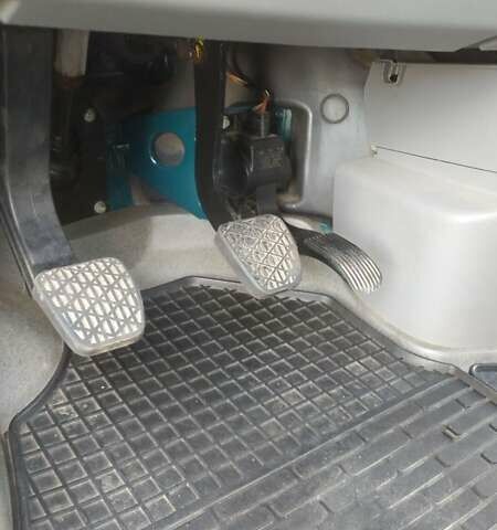 Зеленый Фольксваген Крафтер, объемом двигателя 1.97 л и пробегом 491 тыс. км за 11900 $, фото 1 на Automoto.ua