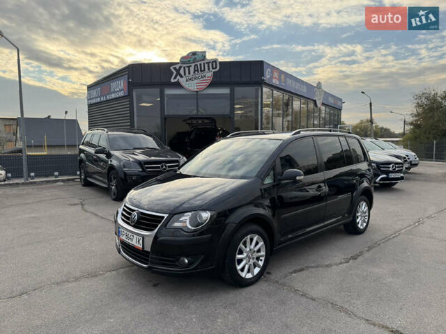 Черный Фольксваген Кросс Туран, объемом двигателя 1.9 л и пробегом 278 тыс. км за 7100 $, фото 1 на Automoto.ua