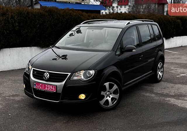 Черный Фольксваген Кросс Туран, объемом двигателя 1.4 л и пробегом 170 тыс. км за 7800 $, фото 1 на Automoto.ua