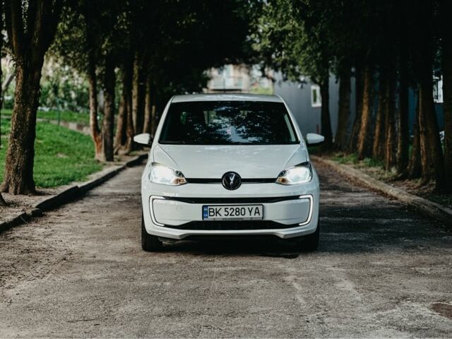 Белый Фольксваген Другая, объемом двигателя 0 л и пробегом 110 тыс. км за 10000 $, фото 1 на Automoto.ua