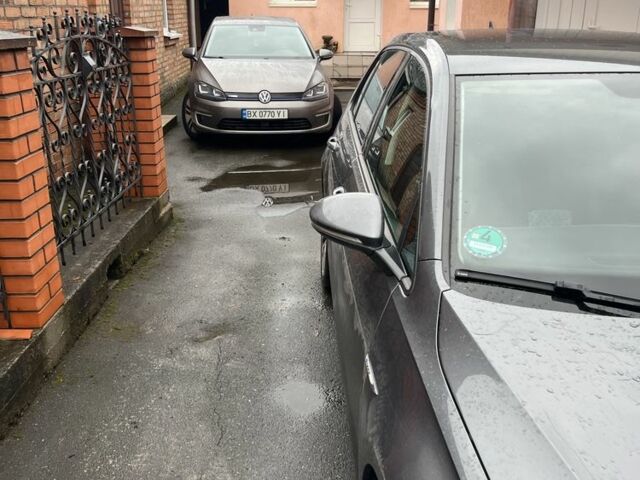 Сірий Фольксваген Інша, об'ємом двигуна 0 л та пробігом 150 тис. км за 9000 $, фото 1 на Automoto.ua