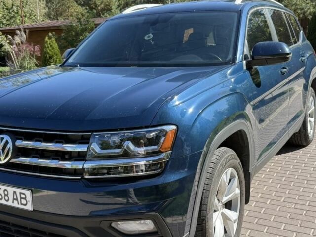 Синий Фольксваген Другая, объемом двигателя 3.6 л и пробегом 241 тыс. км за 18500 $, фото 1 на Automoto.ua