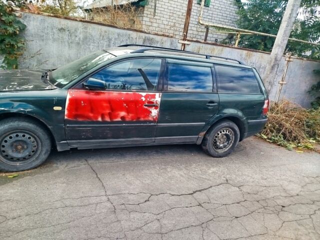 Зеленый Фольксваген Другая, объемом двигателя 1.6 л и пробегом 300 тыс. км за 500 $, фото 1 на Automoto.ua