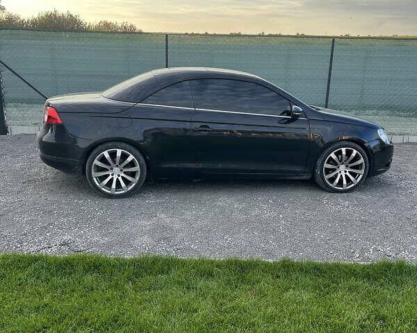 Черный Фольксваген Эос, объемом двигателя 1.39 л и пробегом 208 тыс. км за 6400 $, фото 1 на Automoto.ua