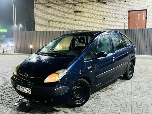 Синий Фольксваген Эос, объемом двигателя 1.9 л и пробегом 198 тыс. км за 1308 $, фото 1 на Automoto.ua