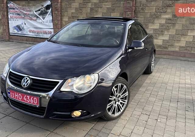Синий Фольксваген Эос, объемом двигателя 2 л и пробегом 238 тыс. км за 6999 $, фото 1 на Automoto.ua
