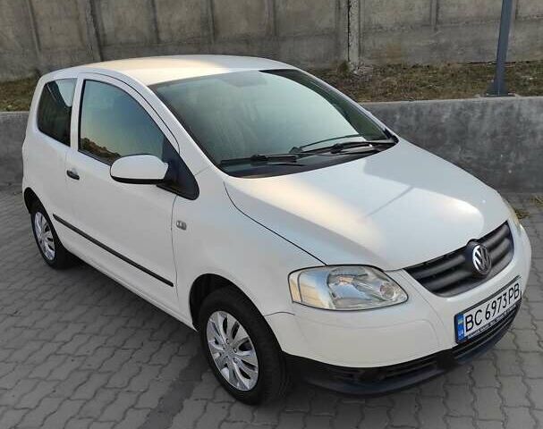Белый Фольксваген Фокс, объемом двигателя 1.2 л и пробегом 240 тыс. км за 3100 $, фото 1 на Automoto.ua