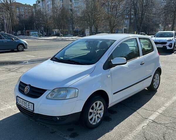 Белый Фольксваген Фокс, объемом двигателя 1.2 л и пробегом 164 тыс. км за 4000 $, фото 1 на Automoto.ua