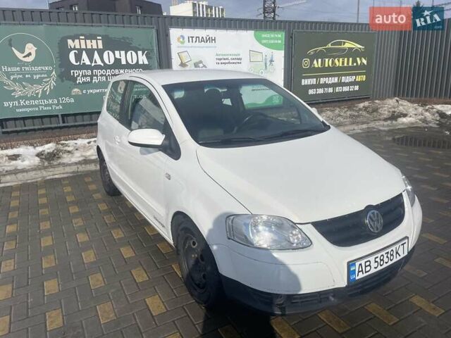 Білий Фольксваген Фокс, об'ємом двигуна 1.4 л та пробігом 390 тис. км за 3700 $, фото 1 на Automoto.ua