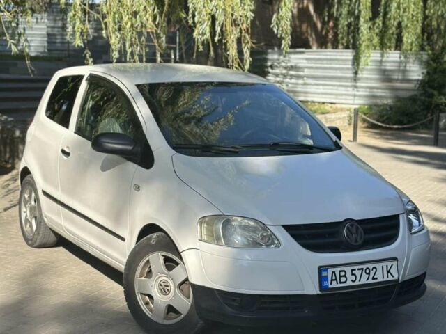 Білий Фольксваген Фокс, об'ємом двигуна 1.2 л та пробігом 240 тис. км за 4000 $, фото 1 на Automoto.ua