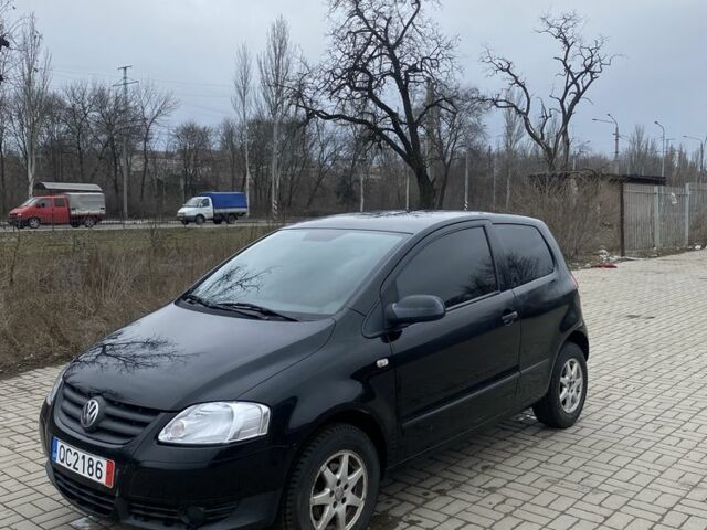 Черный Фольксваген Фокс, объемом двигателя 1.2 л и пробегом 250 тыс. км за 1700 $, фото 1 на Automoto.ua