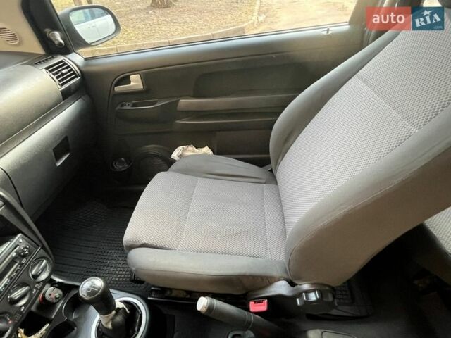 Черный Фольксваген Фокс, объемом двигателя 1.2 л и пробегом 197 тыс. км за 3200 $, фото 1 на Automoto.ua