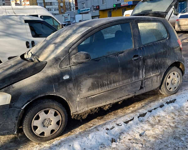 Черный Фольксваген Фокс, объемом двигателя 1.2 л и пробегом 100 тыс. км за 850 $, фото 1 на Automoto.ua