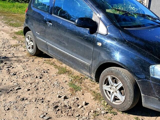 Черный Фольксваген Фокс, объемом двигателя 1.2 л и пробегом 192 тыс. км за 4100 $, фото 1 на Automoto.ua