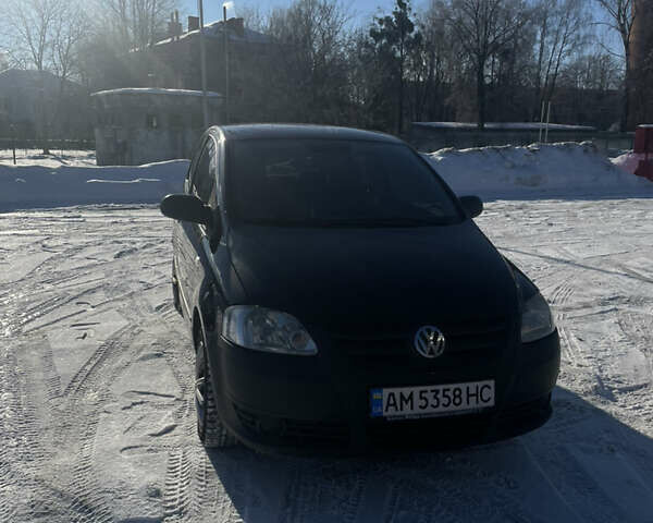 Черный Фольксваген Фокс, объемом двигателя 1.2 л и пробегом 231 тыс. км за 4300 $, фото 1 на Automoto.ua