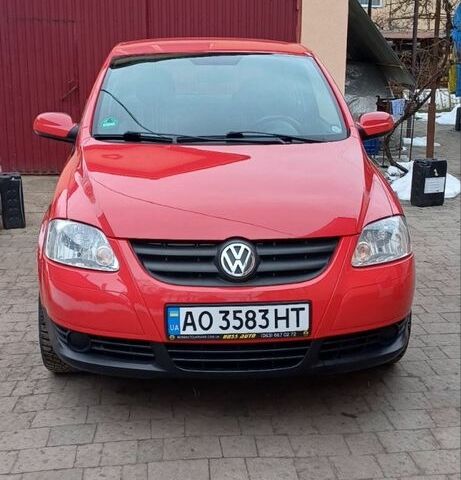 Червоний Фольксваген Фокс, об'ємом двигуна 1.2 л та пробігом 144 тис. км за 3600 $, фото 1 на Automoto.ua