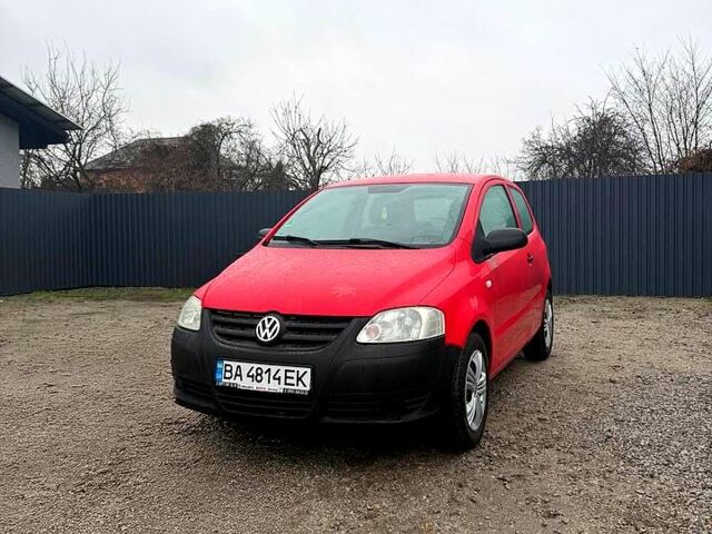 Червоний Фольксваген Фокс, об'ємом двигуна 1.2 л та пробігом 176 тис. км за 3500 $, фото 1 на Automoto.ua