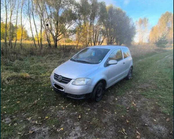 Сірий Фольксваген Фокс, об'ємом двигуна 1.2 л та пробігом 230 тис. км за 3000 $, фото 1 на Automoto.ua