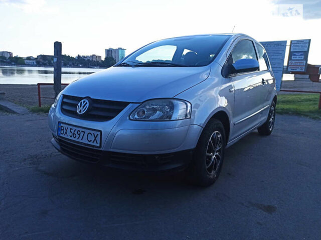 Серый Фольксваген Фокс, объемом двигателя 1.2 л и пробегом 210 тыс. км за 3600 $, фото 1 на Automoto.ua