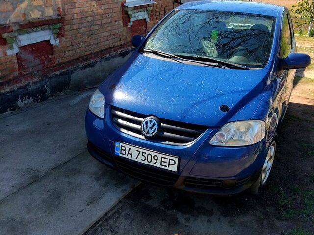 Синий Фольксваген Фокс, объемом двигателя 1.2 л и пробегом 275 тыс. км за 4200 $, фото 1 на Automoto.ua