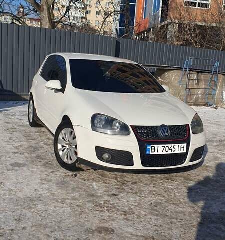 Белый Фольксваген Гольф ГТИ, объемом двигателя 2 л и пробегом 228 тыс. км за 6300 $, фото 1 на Automoto.ua