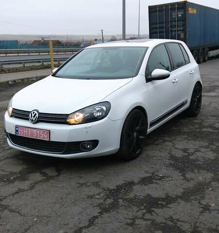 Белый Фольксваген Гольф ГТИ, объемом двигателя 1.4 л и пробегом 210 тыс. км за 5600 $, фото 1 на Automoto.ua