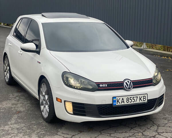 Белый Фольксваген Гольф ГТИ, объемом двигателя 1.98 л и пробегом 209 тыс. км за 9900 $, фото 1 на Automoto.ua