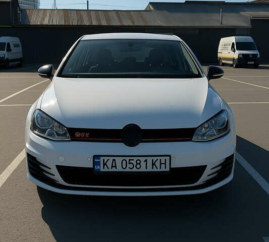 Белый Фольксваген Гольф ГТИ, объемом двигателя 1.4 л и пробегом 150 тыс. км за 9000 $, фото 1 на Automoto.ua