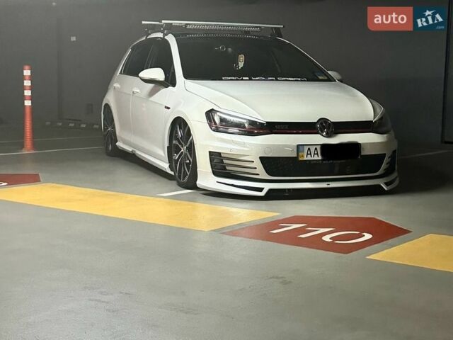 Белый Фольксваген Гольф ГТИ, объемом двигателя 1.98 л и пробегом 10 тыс. км за 24999 $, фото 1 на Automoto.ua