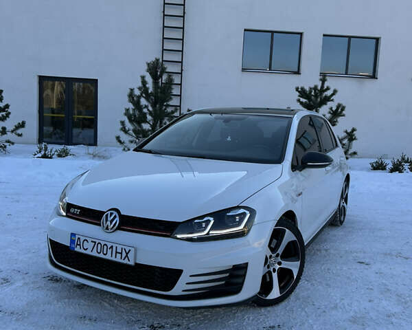 Белый Фольксваген Гольф ГТИ, объемом двигателя 1.98 л и пробегом 176 тыс. км за 13000 $, фото 1 на Automoto.ua