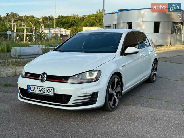 Белый Фольксваген Гольф ГТИ, объемом двигателя 1.98 л и пробегом 186 тыс. км за 13000 $, фото 1 на Automoto.ua