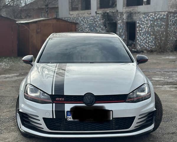 Белый Фольксваген Гольф ГТИ, объемом двигателя 1.98 л и пробегом 63 тыс. км за 15500 $, фото 1 на Automoto.ua