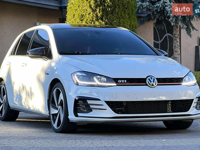 Белый Фольксваген Гольф ГТИ, объемом двигателя 1.98 л и пробегом 680 тыс. км за 24750 $, фото 1 на Automoto.ua