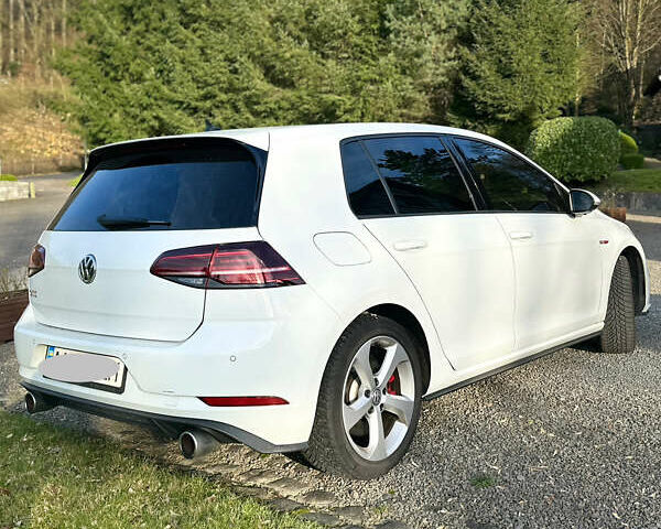 Белый Фольксваген Гольф ГТИ, объемом двигателя 1.98 л и пробегом 62 тыс. км за 25500 $, фото 1 на Automoto.ua