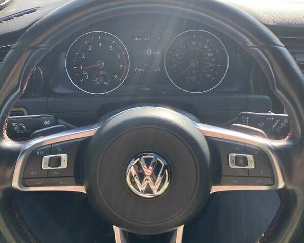 Черный Фольксваген Гольф ГТИ, объемом двигателя 1.98 л и пробегом 171 тыс. км за 12700 $, фото 1 на Automoto.ua