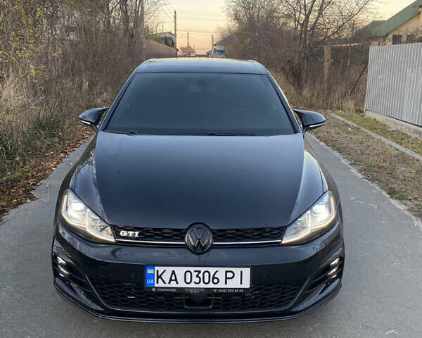 Черный Фольксваген Гольф ГТИ, объемом двигателя 1.98 л и пробегом 122 тыс. км за 17000 $, фото 1 на Automoto.ua