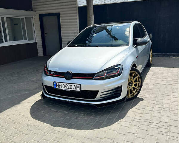 Серый Фольксваген Гольф ГТИ, объемом двигателя 1.98 л и пробегом 223 тыс. км за 14200 $, фото 1 на Automoto.ua