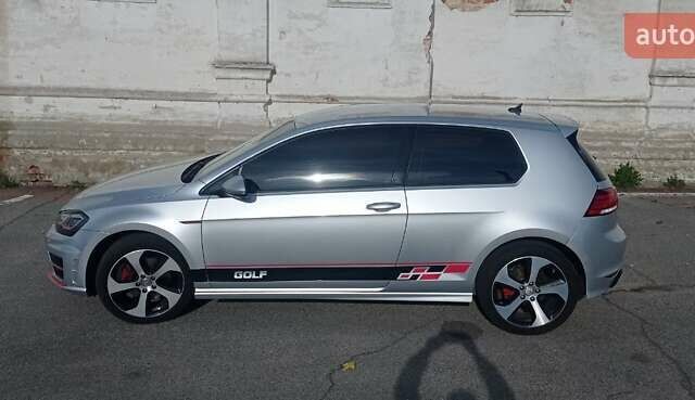 Серый Фольксваген Гольф ГТИ, объемом двигателя 1.98 л и пробегом 129 тыс. км за 15000 $, фото 1 на Automoto.ua
