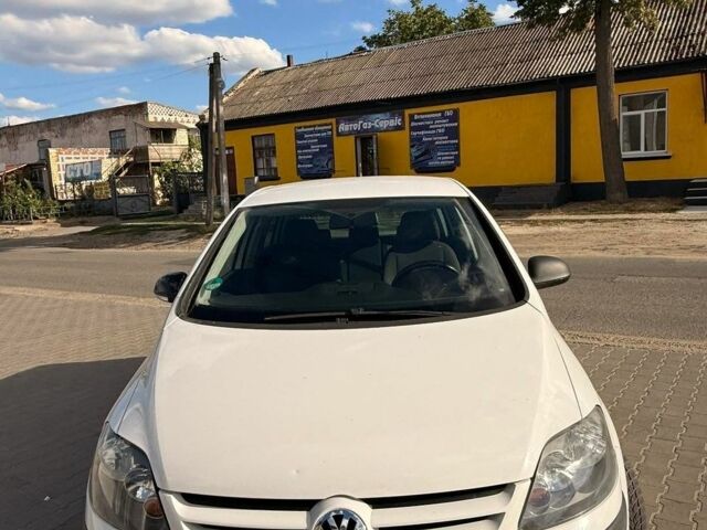 Білий Фольксваген Golf Plus, об'ємом двигуна 1.6 л та пробігом 250 тис. км за 6850 $, фото 1 на Automoto.ua