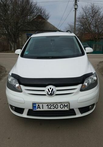 Белый Фольксваген Гольф Плюс, объемом двигателя 1.9 л и пробегом 261 тыс. км за 7500 $, фото 1 на Automoto.ua