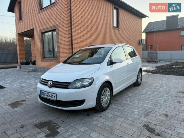 Белый Фольксваген Гольф Плюс, объемом двигателя 1.6 л и пробегом 207 тыс. км за 8000 $, фото 1 на Automoto.ua