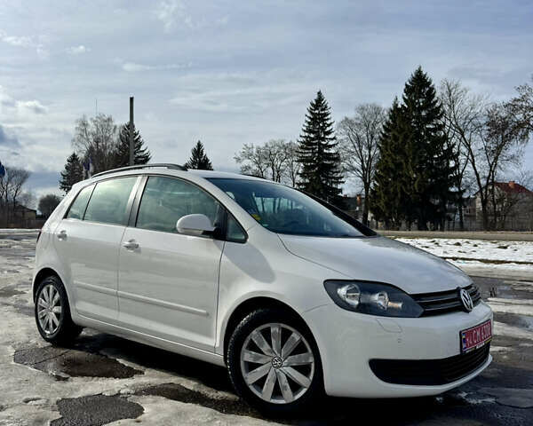 Білий Фольксваген Golf Plus, об'ємом двигуна 1.6 л та пробігом 263 тис. км за 8200 $, фото 1 на Automoto.ua