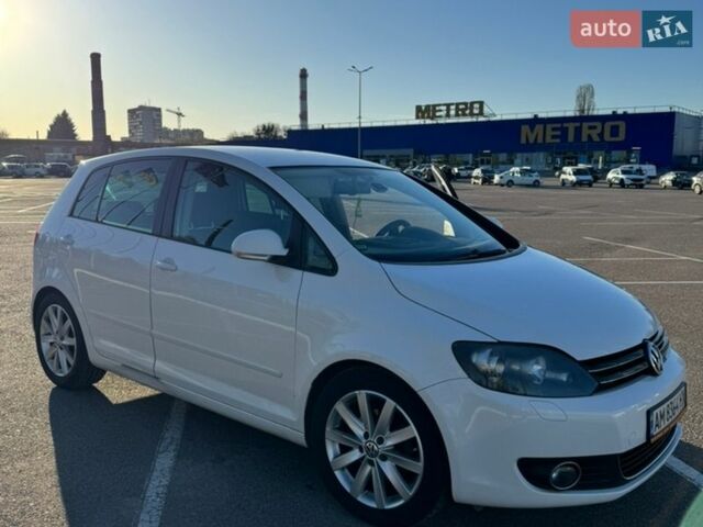 Белый Фольксваген Гольф Плюс, объемом двигателя 1.6 л и пробегом 300 тыс. км за 9100 $, фото 1 на Automoto.ua