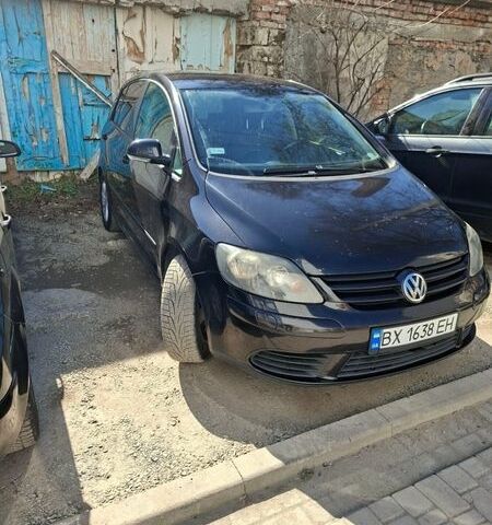 Черный Фольксваген Гольф Плюс, объемом двигателя 1.6 л и пробегом 276 тыс. км за 4500 $, фото 1 на Automoto.ua